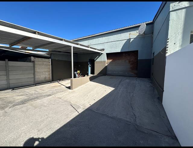 571M² WORKSHOP TO LET IN PAARDEN EILAND